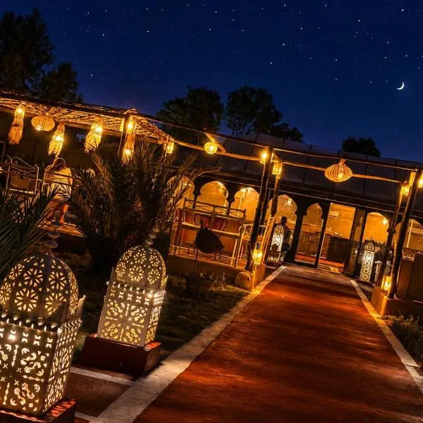 Merzouga Desert Experience Camp-Erg Chebbi Sunset & Camel Ride, hotel em Merzouga