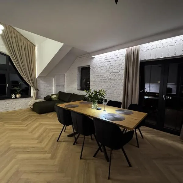 Sanocka Przystań - apartamenty nad rzeką San z widokiem na Skansen i Bieszczady, hotel u gradu Sanok