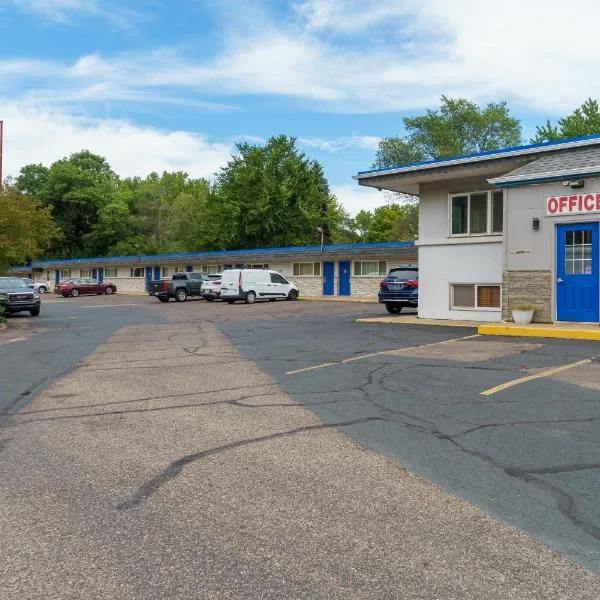 Budget Host Inn Fridley, hotel in Fridley