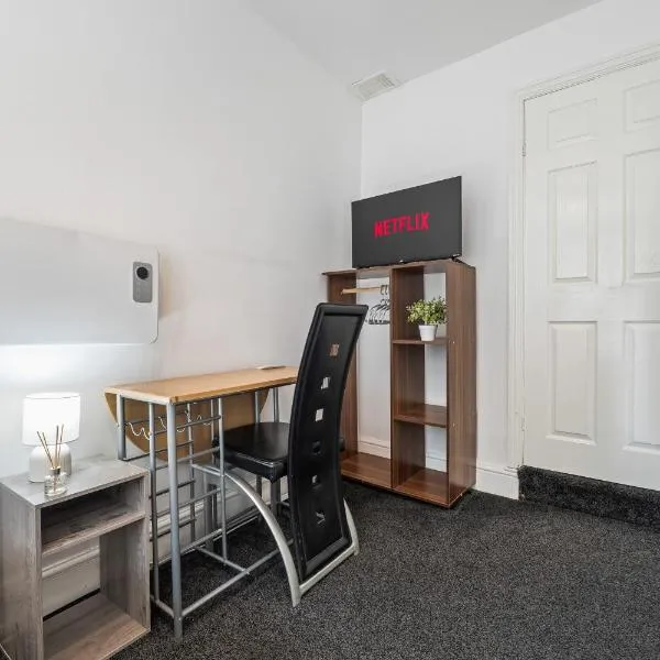 CityCentre I Sleeps8 I Parking I WIFI, Hotel in Coventry