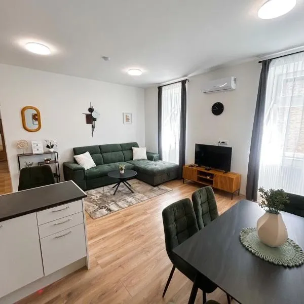 R03 Central Residence Sopron, hotel di Sopron