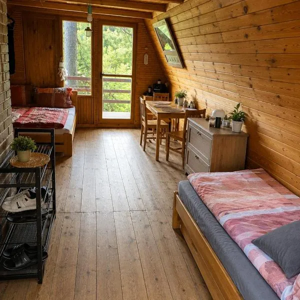 Forest Glamping Kožíšek, hotel en Lisov