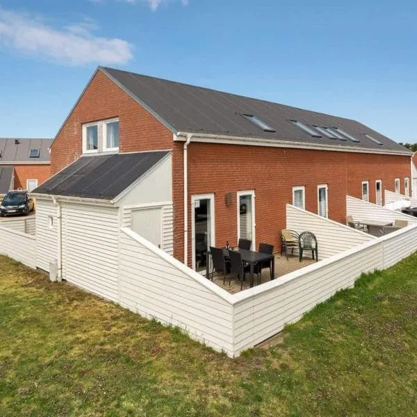 4 star holiday home in Rømø-By Traum, готель у місті Sønderby