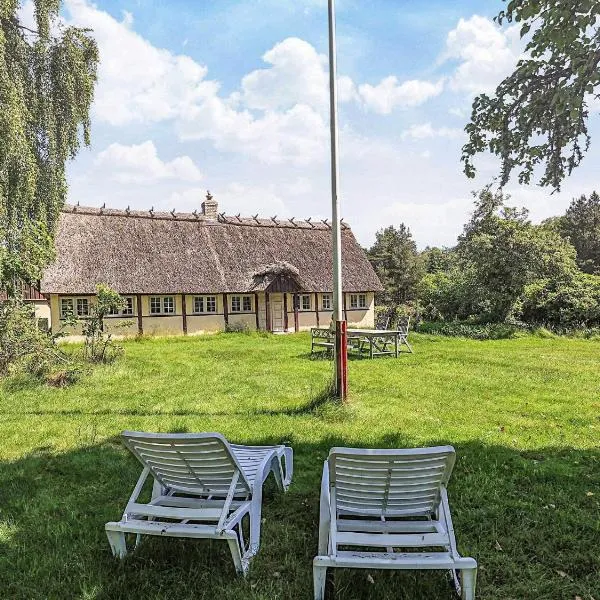 4 person holiday home in Læsø-By Traum, hotel em Læsø