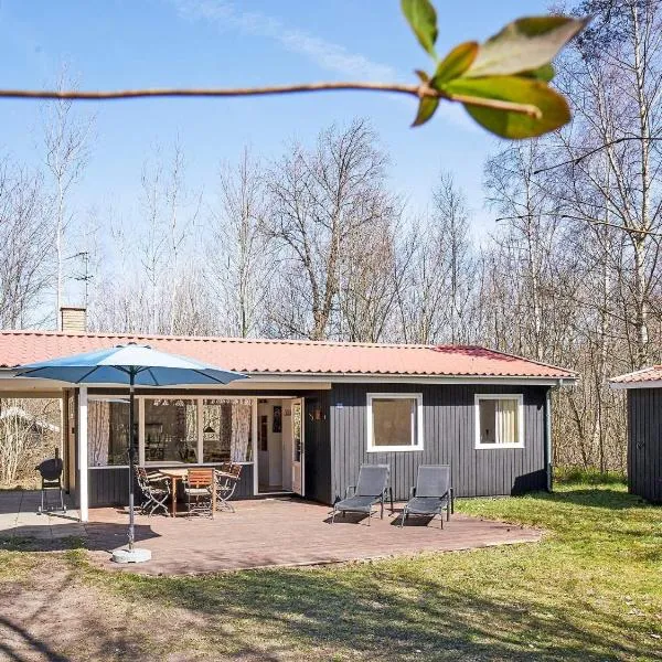 4 person holiday home in Aakirkeby-By Traum, hotel v destinácii Vester Sømarken
