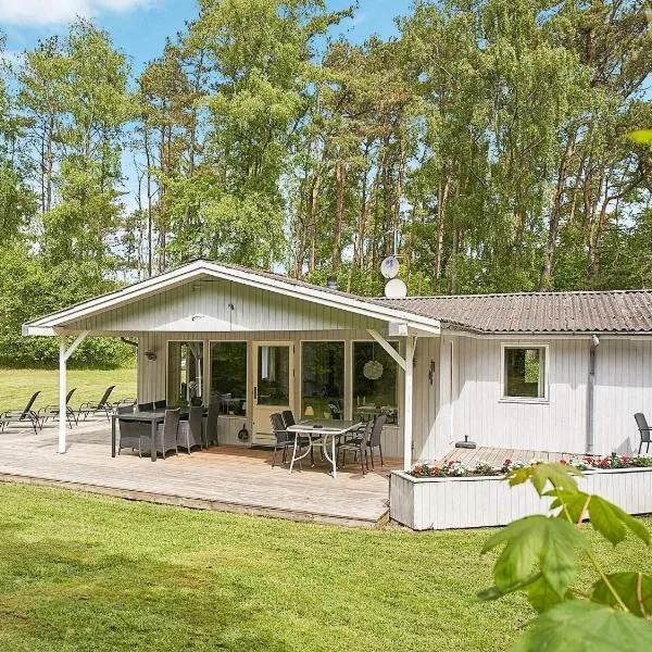 6 person holiday home in Nexø-By Traum, hotel v destinácii Neksø