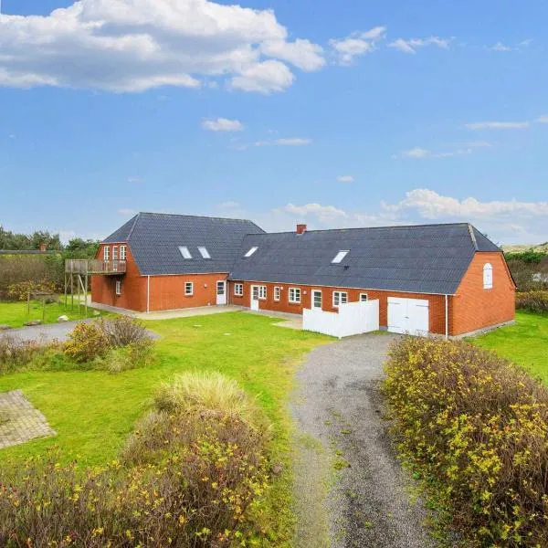 Viesnīca Holiday home for 22 guests pilsētā Ulfborg