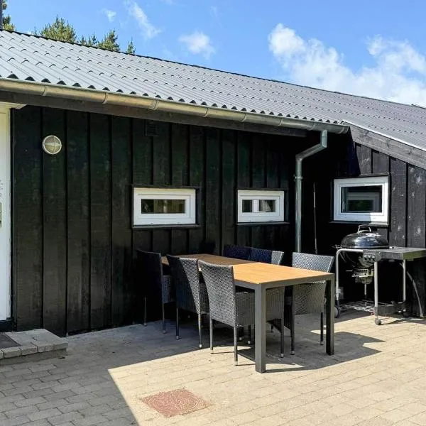 12 person holiday home in Fanø-By Traum，凡島的飯店