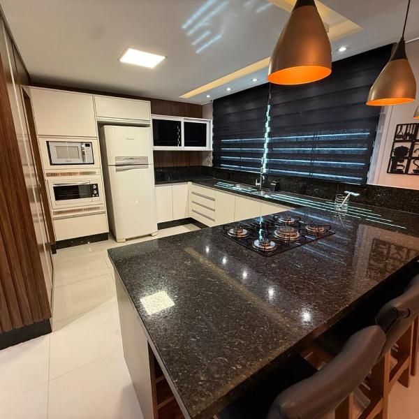 Cozy Family Home 5 minutes from the Airport