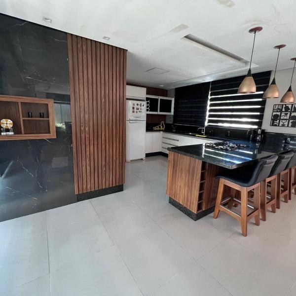 Cozy Family Home 5 minutes from the Airport - Foto 4
