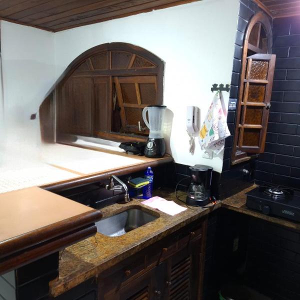 Acorde olhe para o Mar de Copacabana na quadra da praia o apartamento foi preparado para ser o cenário das melhores memórias de suas férias com um ambiente iluminado e refrigerado você encontra aqui um espaço ideal para relaxar com sua família e amigos - Foto 3
