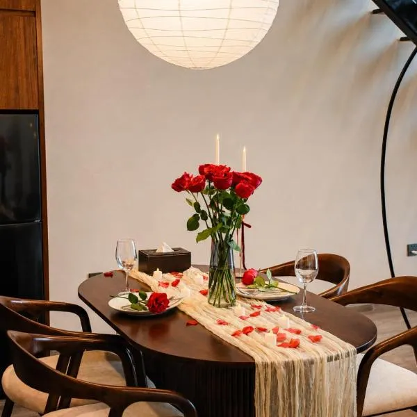 PENTSTUDIO Luxury Apartment - West Lake, Hanoi, готель у Ханої