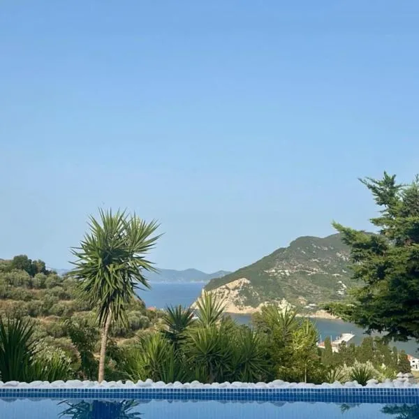 Villa Aspalathus Red, Pool and Panoramic Views to fulfil your Aegean memories, hotel em Skopelos Town