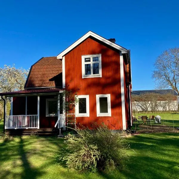 Großes Ferienhaus in Borghamn, Vättern, hotell i Borghamn