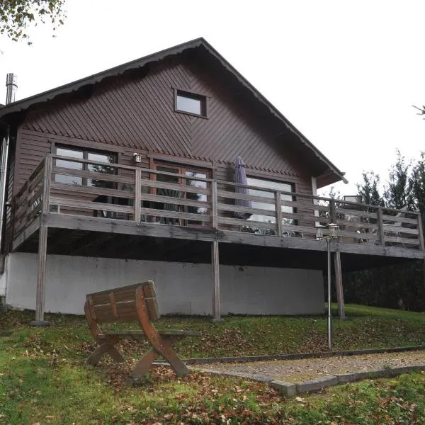 Chalet Ardenne Mini, hotel in Rochehaut