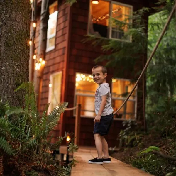 Treehouse Place at Deer Ridge Featured top 10 USA, hotel sa Snohomish