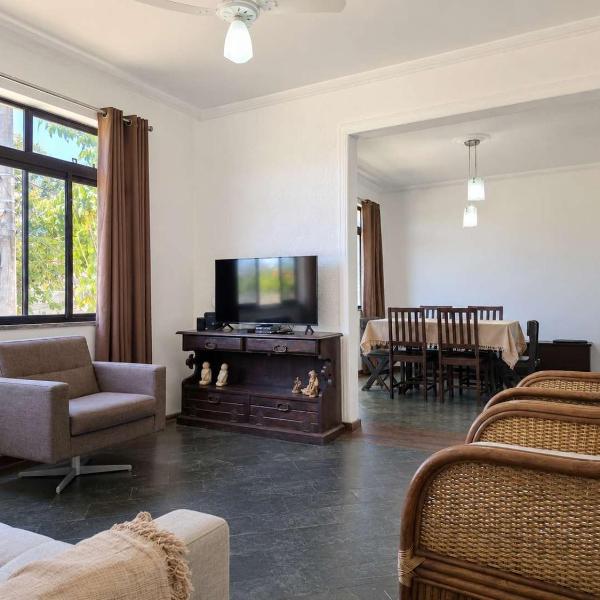 Amplo Apartamento 3 Quartos com Ar Condicionado a 500 m da Praia