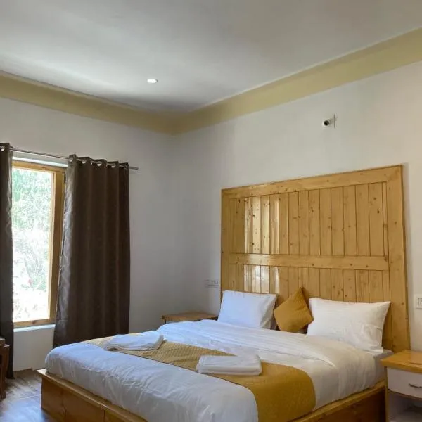 BUDDHA GUEST HOUSE , Nubra valley, hotel in Deskit