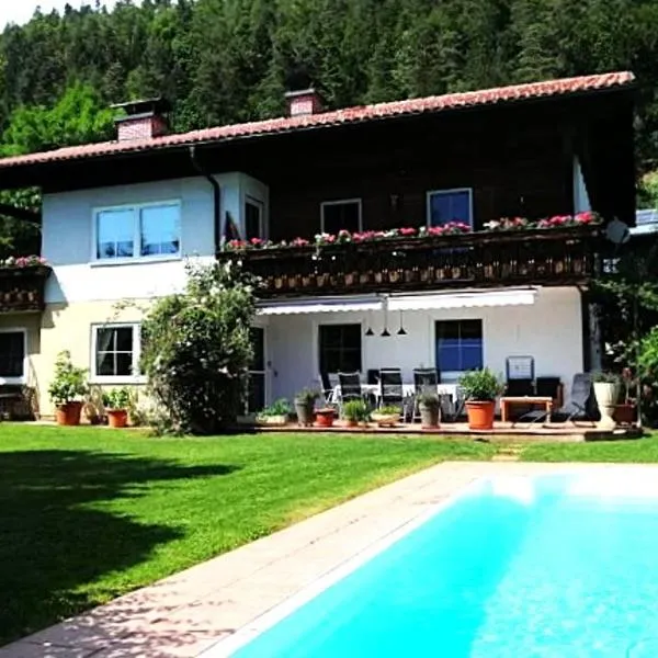 Premium-Gartenwohnung, 4 Schlafzimmer & Pool in Wörthersee Nähe, hotel en Dellach