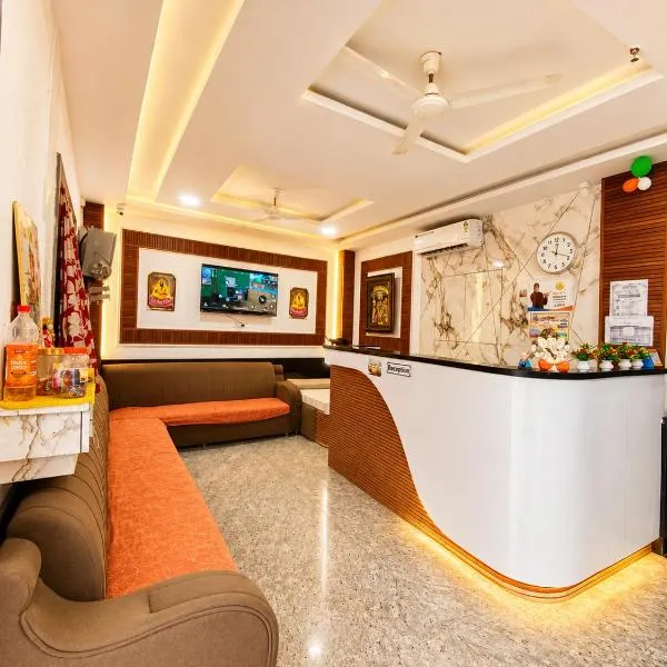 Hotel Mero Vrindavan Near Prem Mandir, hotel u gradu Chhatikara