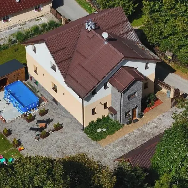 Vila Pohoda Javorníky s rozľahlým pozemkom, hotel u gradu Makov