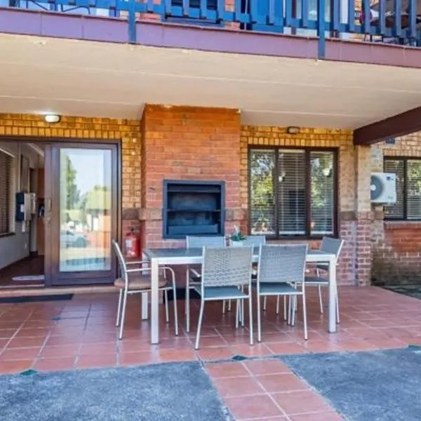 APARTMENT in BEAUTIFUL SECURE ESTATE NEAR KRUGER PARK, khách sạn ở White River