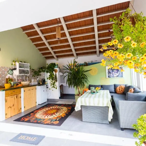 Carma de Madeira Lodge، فندق في بينيلا