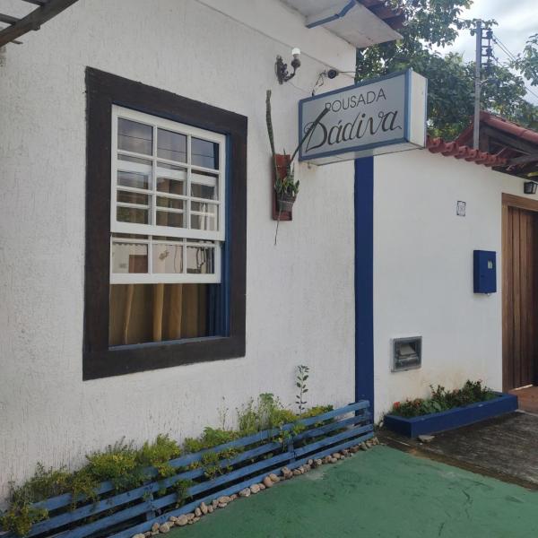 Pousada Dádiva e Passeios De Lancha Suite 10 Simples Na Esquina da Praia e ao Centro Histórico com lanchonete no Pátio - Foto 5