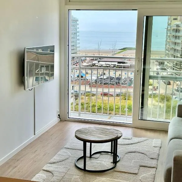 Stylish renovated apartment with sea view, khách sạn ở Middelkerke
