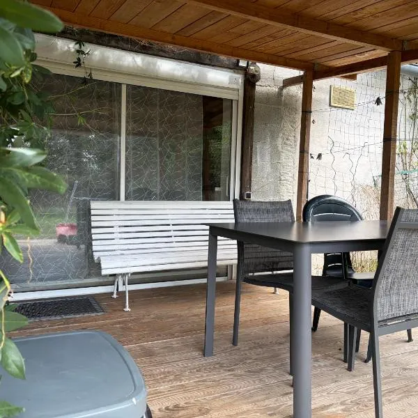 T3 saisonnier - Frouge 46400 Autoire - Lot, hotel en Autoire