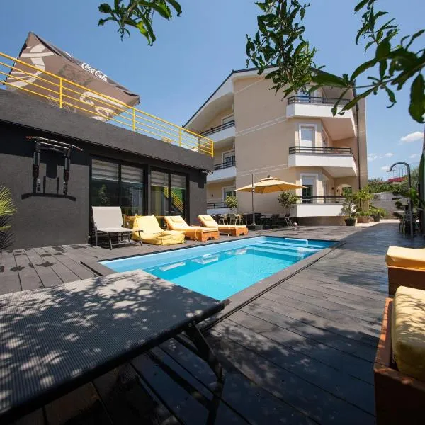 7even Boutique Hostel, hotel em Tirana