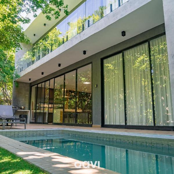 Casa com Piscina Privativa no Condomínio Maxlife10 - By Qavi