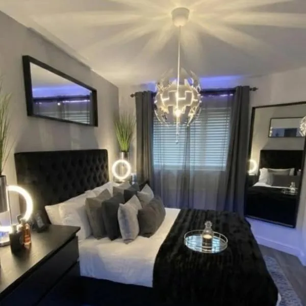 Viesnīca Luxury 1BHK & 2BHK Apartments With 2 Ac and Free Private Parking pilsētā Lahora