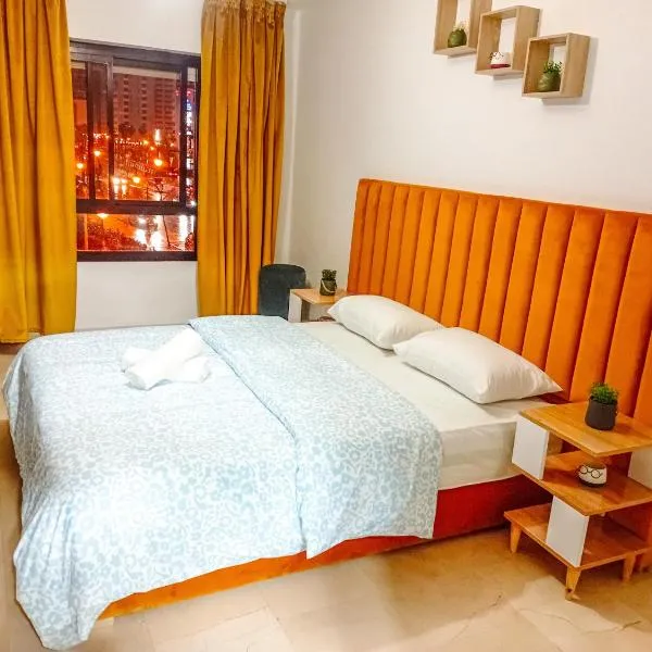 Deluxe Apartment Facing Hilton 2 Min from the Beach Climatisé, khách sạn ở Tanger