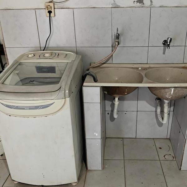 Casa com piscina, chuveirão e churrasqueira perto do Aeroporto - Foto 3
