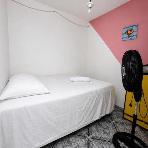 Casa com piscina, chuveirão e churrasqueira perto do Aeroporto - Foto 2