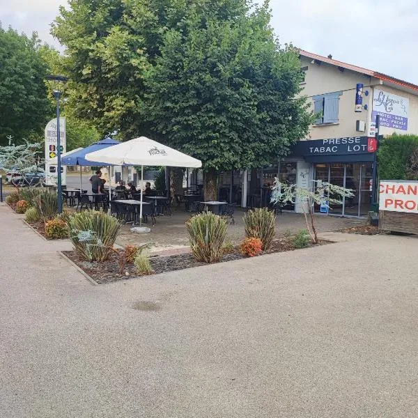 Hotel La Hourquie Café, hotel em Morlaas