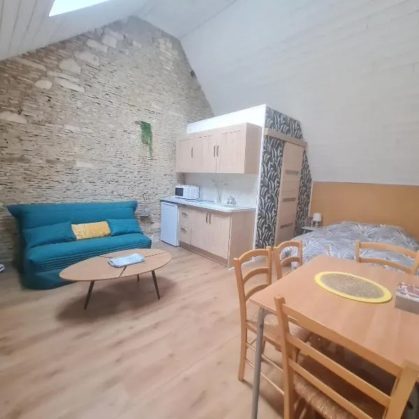 apartment with large garden, hotel em Ifs