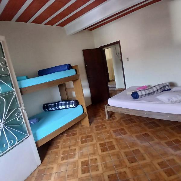 Excelente casa no centro com 3 quartos - Foto 2