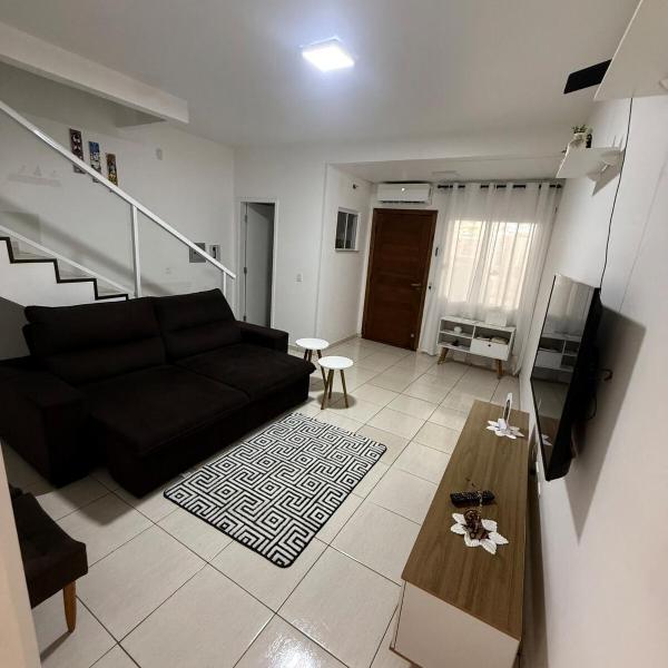 Cozy townhouse near tourist attractions
