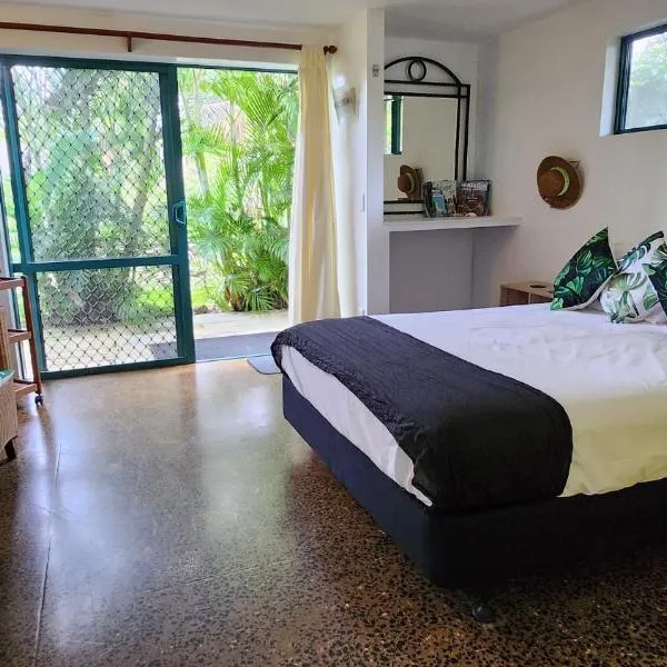 Aroa Kainga Bungalows and Apartment, hotel sa Rarotonga