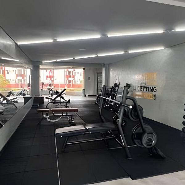 Premier Residence 215 - Bloco 4 - Beira Lago - Piscina Aquecida, Sauna, Academia, Garagem, Restaurantes, 7 min da Esplanada - By Hospede Fácil - Foto 4