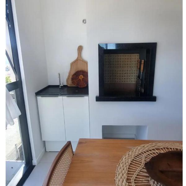 Apartamento espaçoso com ar condicionado - Foto 2
