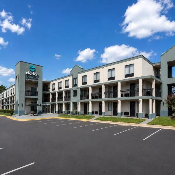 Clarion Pointe - Greensboro Coliseum Area, hotelli kohteessa Greensboro