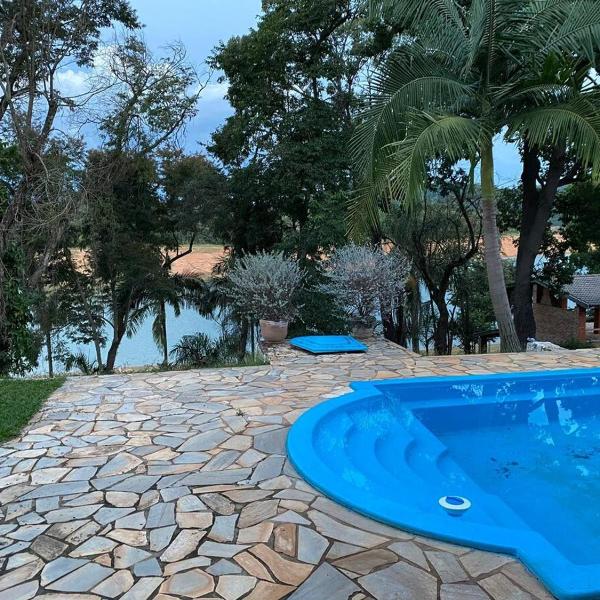 Casa dos sonhos às margens da represa