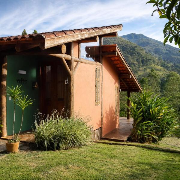 Chalé com riacho e vista para a Mantiqueira