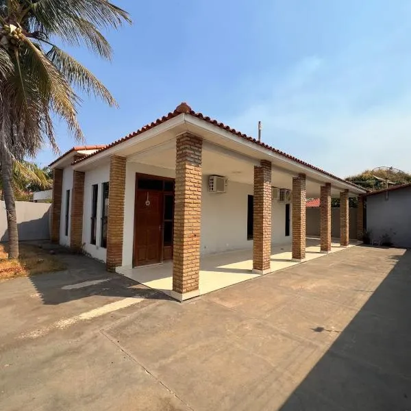 High-End House, En-Suite, Walk-In Closet and Gourmet Kitchen, хотел в Chavantina