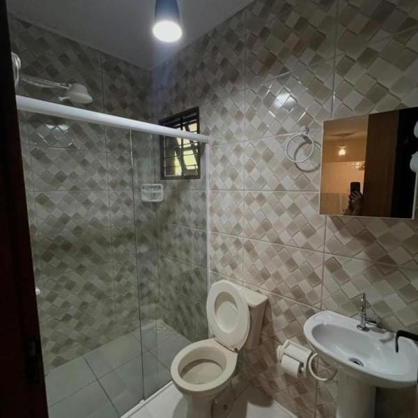 Casa confortável em Ubatuba bairro Taquaral 3km da praia - Foto 3