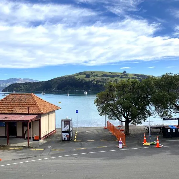 Akaroa Vista with car park, hotel en Akaroa