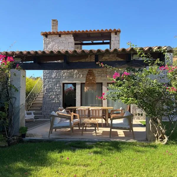 Villa Bouganville Cala Sinzias, hotel em Castiadas